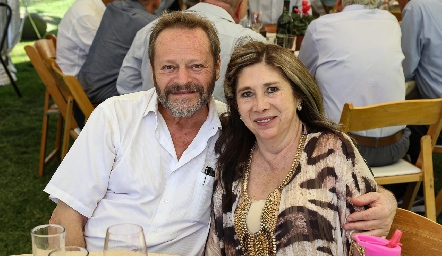  Carlos Morelos y Elizabeth Meneses.