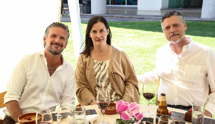  Oscar Morelos, Sandra Morelos y Guillermo Humara.