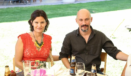  Verónica Morelos y Andrés Morelos.