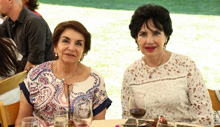  Celia Margarita Rivera y Lucy Stahl.