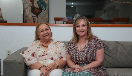 Las mamás de los novios, Geraldine de Loperena e Ingrid Pérez.