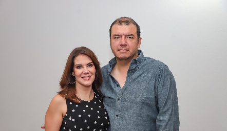  Edith Pérez y David Regil.