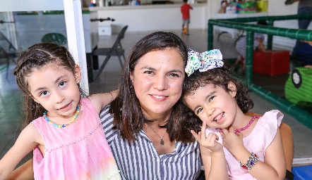  Muriel, Yaru y Jana.