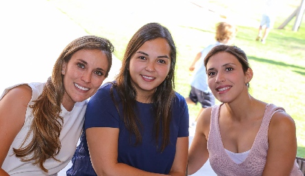  Daniela Llano, Yurico y Marian.