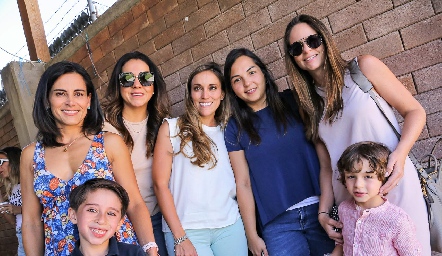 Amigas.