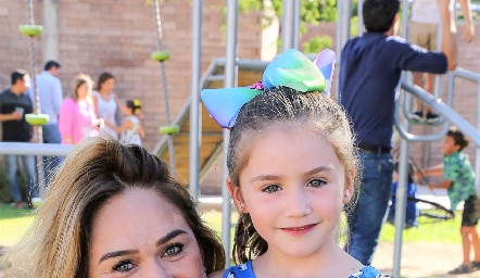  Danaé Enríquez y Catalina de Alba.