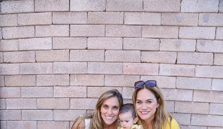 Santiago, Sebastián Guerra, Daniela Llano, Sofía y Danaé Enriquez.