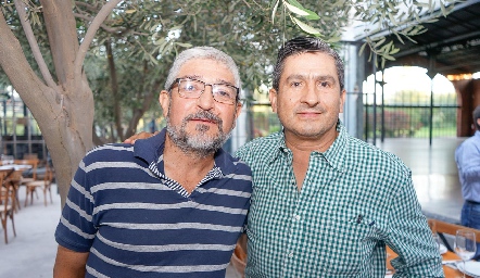  Arturo Tobías y Francisco Escobedo.