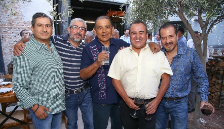  Francisco Escobedo, Arturo Tobías, Antonio Bear, Gustavo de la Rosa y Carlos de la Rosa.