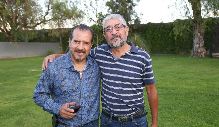  Carlos de la Rosa y Arturo Tobías.