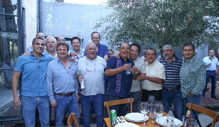  Ex alumnos del Potosino generación 84.
