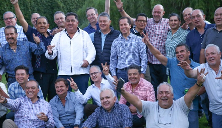  Ex alumnos del Potosino generación 84.