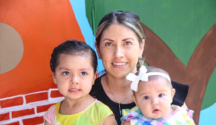 Macarena, Emma Yañez y Bárbara .