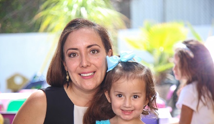  Amparo Gordillo e Inés .