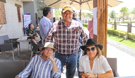  Adolfo Villaseñor, Martha Hernández y Eduardo Izar.