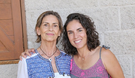  Mara Borbolla y Pelusa Ávila.