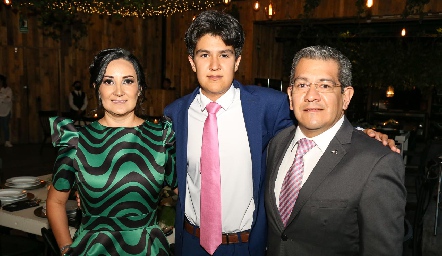  Elda Tapia de Ochoa, Rafael Ochoa y Rafael Ochoa.