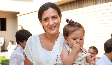 Lupita y Luci Lomeli.