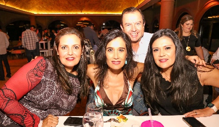  Begoña López, Adriana Ortiz, Jesús Ortiz y Ana Ortiz.