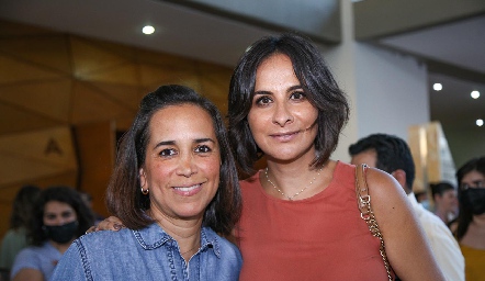  Elisa Urías y Maricarmen Galarza .