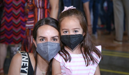  Sandra de la Garza y Luciana .