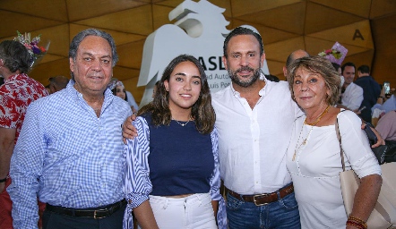  Carlos Torres, Tatina Puente, Carlos Torres y Tatina Rodríguez.