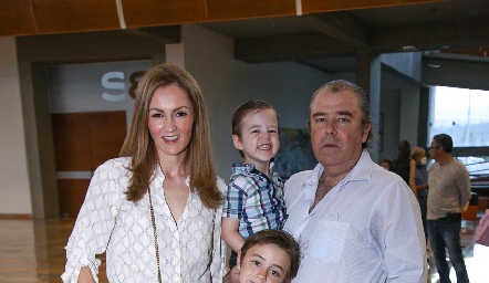  Familia Felix.