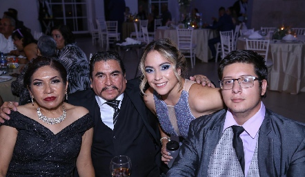  Verónica Juárez, Víctor Manuel Lizardo, Daira Dimarian y Lisandro Juarez.