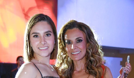  Camila Garza y Daniela Díaz de León.