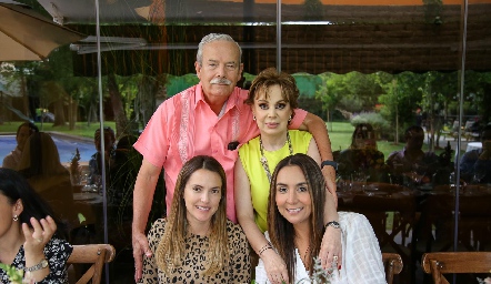  Juan José Toranzo, Lourdes López, Adriana Medina y Flor Hernández.
