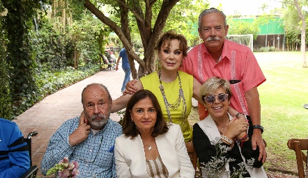  Lourdes López, Juan José Toranzo, Luis López, Mónica López y Tita Covarrubias.