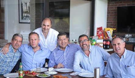  Gerardo Navarro, César Flores, Lalo Nieto, Saúl Payán, Giva Galván y Rodolfo Treviño.