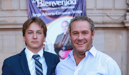  Santiago Toledo y Juan Benavente.
