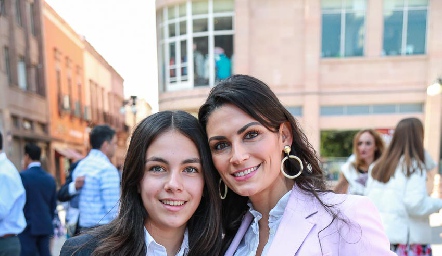  María José Mendoza y Carla Cabrera.