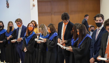 Entrega de reconocimientos a los Graduados de Prepa Anáhuac.