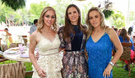  María Torres, Daniela de la Fuente y Mónica Torres.
