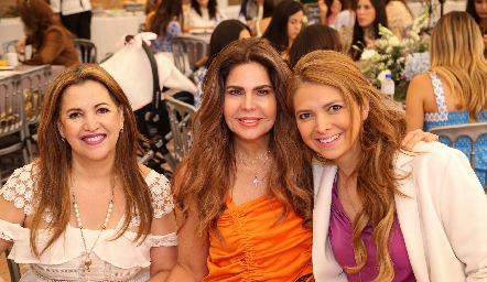  Pilar Ramírez, Martha Díez Gutiérrez y María Eva Díez Gutiérrez.