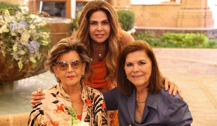  Nena Díez Gutiérrez, Martha Díez Gutiérrez y Rosa María Díez Gutiérrez.