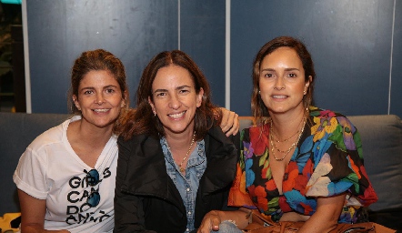  Lu López, Alejandra Güemes y Paty Estrada .