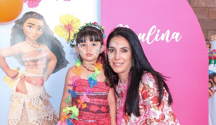  Paulina Tanus con su mamá Paty Guerrero.