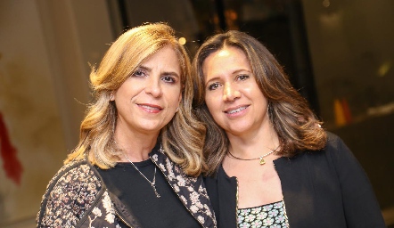  Gaby Godínez y Laura Monjarás.