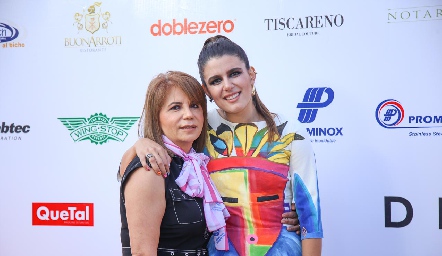  Laura Autrique y Sofía Cavazos .