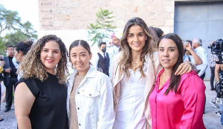  Sofía Cardenas, Aurora Martínez, Mariela Narváez y Gemma Loredo .