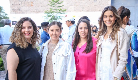  Sofía Cardenas, Aurora Martínez, Mariela Narváez y Gemma Loredo.