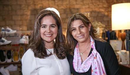  Margarita Martínez y Paty Juárez.
