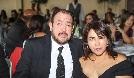   Javier Fonseca y Mayra López.