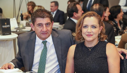  Carlos del Valle y Regina Saavedra.
