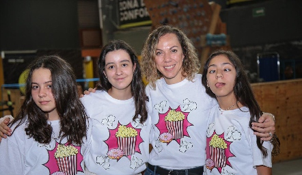  Marce, Xime, Marcela y Ivette .