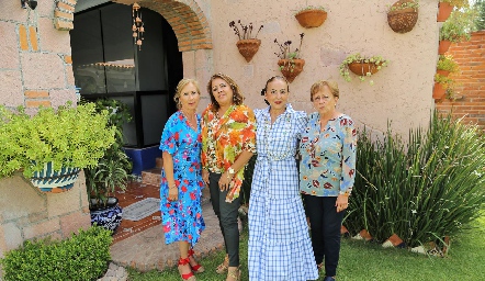  Laura Villasuso, Silvia Esparza, Rebeca Konishi y Elba Garza.
