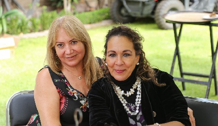  Doris Montoya y Lila González.